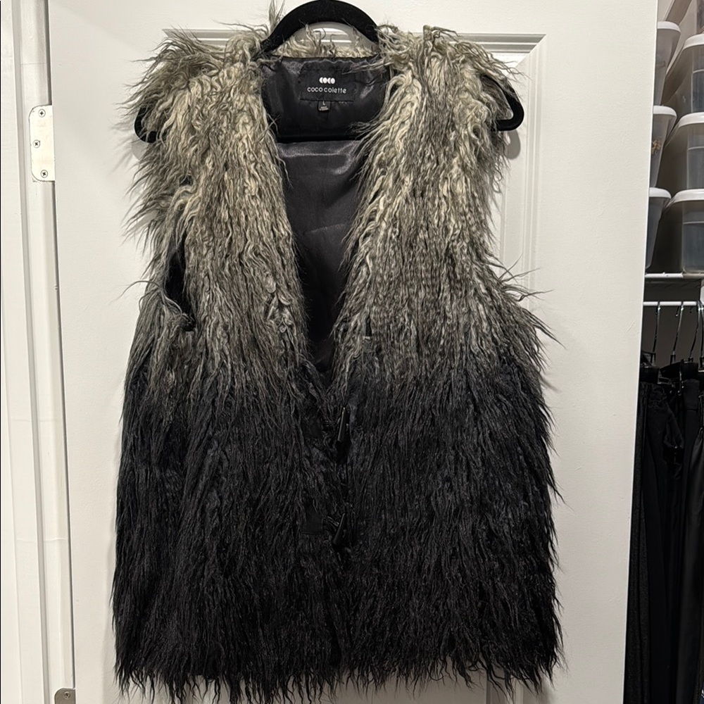 Luxurious Black and Gray Teddy Vest with Plush Faux Fur